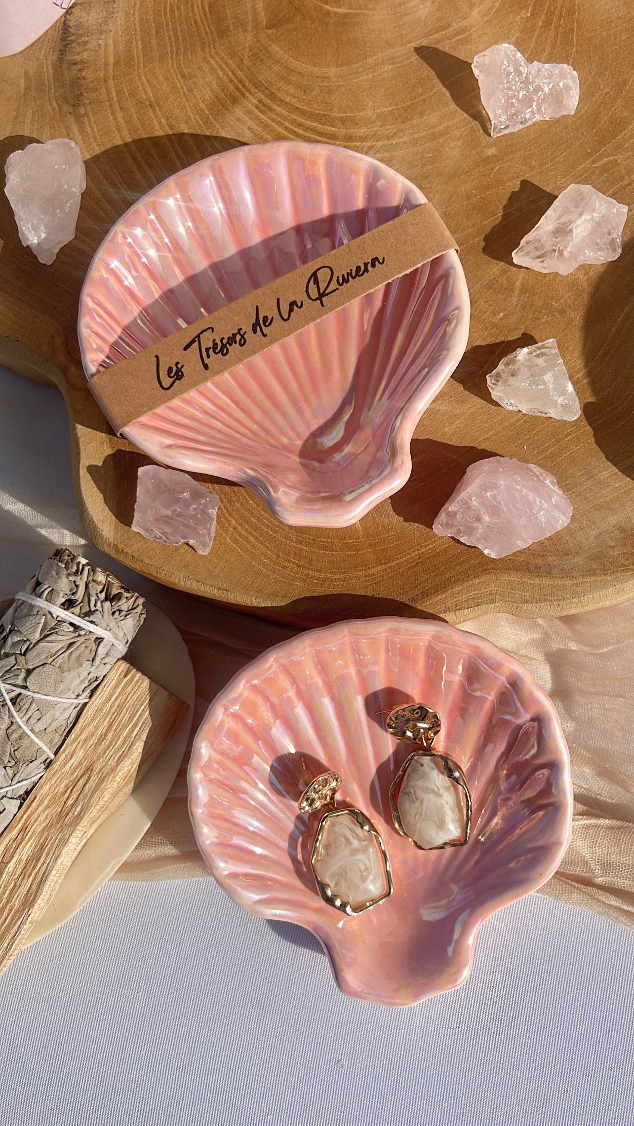 Plateau SORELLA en forme de coquillage nacré en céramique