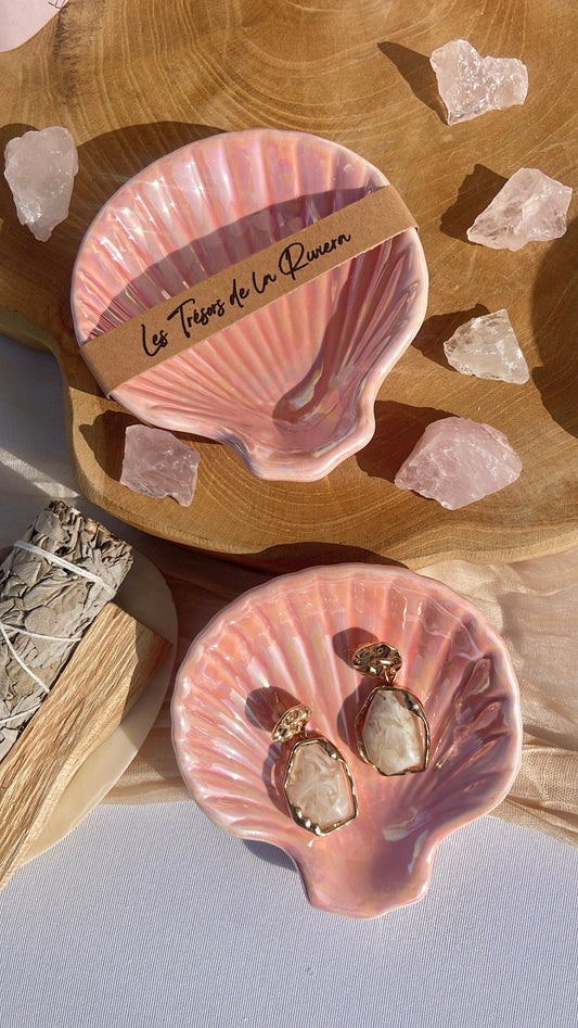 Plateau SORELLA en forme de coquillage nacré en céramique 