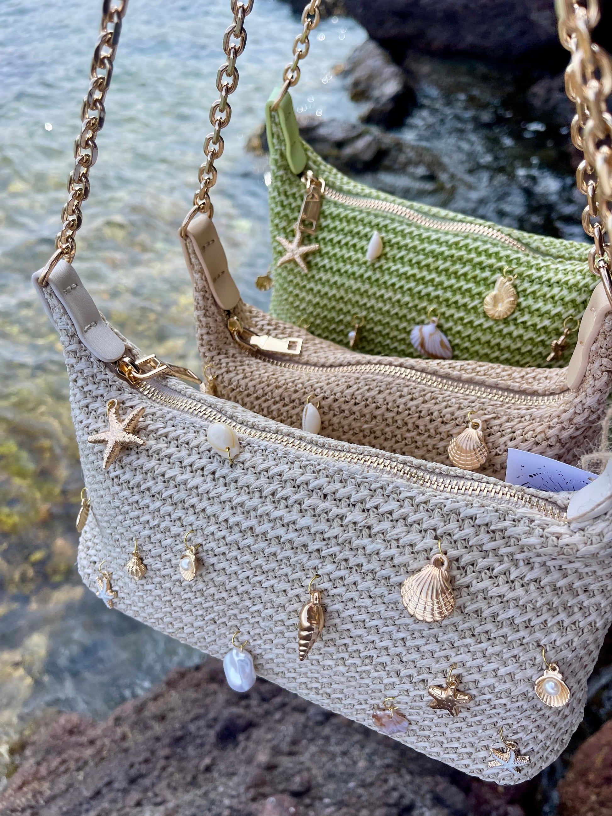 Sacs BAÏA Les Trésors de la Riviera sacs breloques coquillages 