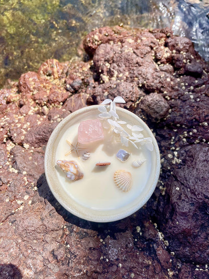 Bougie Aphrodite artisanale et végétale parfum de grasse, coquillages et pierre de Quartz 
