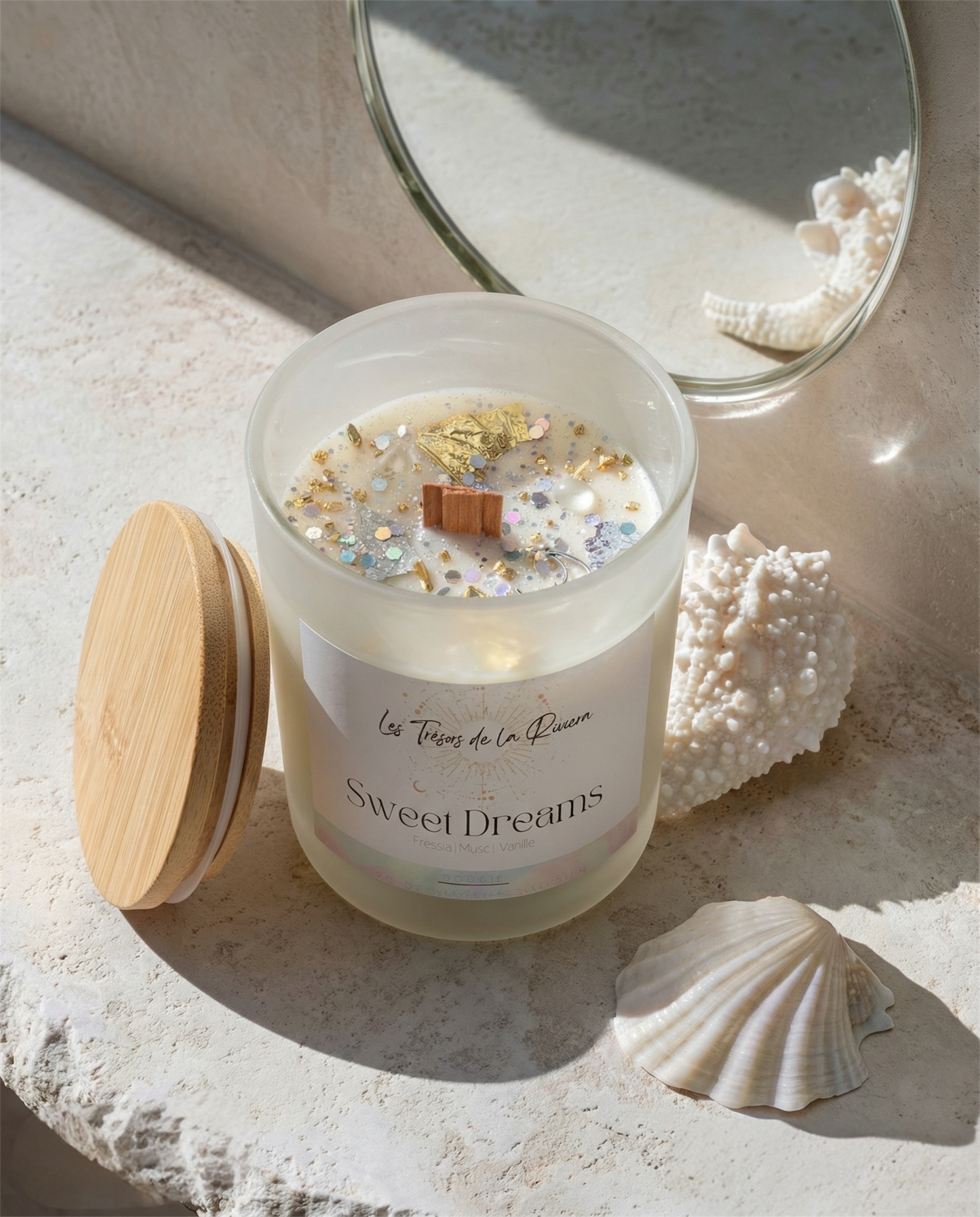 Bougie végétale freesia musc vanille parfum de Grasse avec mèche en bois