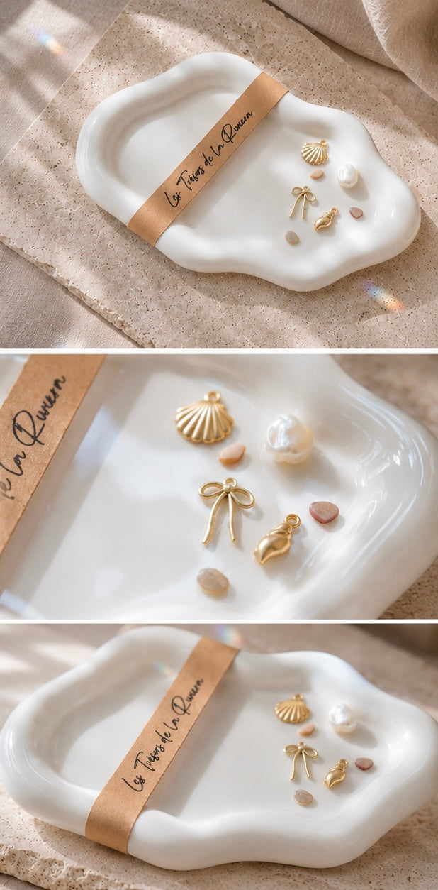 Plateau Nuage Écrin en céramique utilisé comme support pour bijoux, accessoires et petits objets précieux
