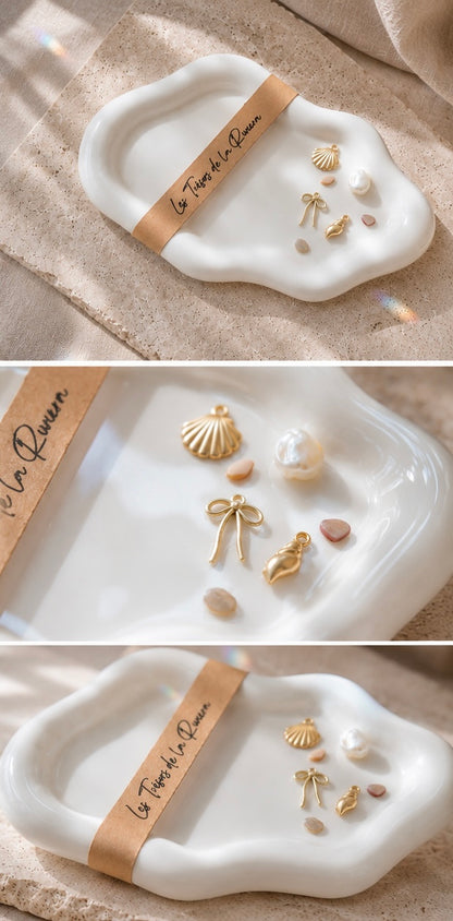 Plateau Nuage Écrin en céramique utilisé comme support pour bijoux, accessoires et petits objets précieux