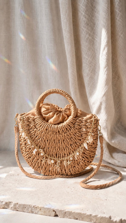 Sac Esmée petit modèle en osier tressé personnalisé avec chaîne bijou esprit Riviera